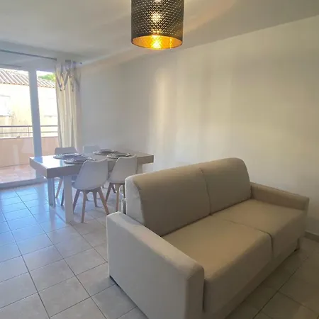 Spacieux Avec Terrasse Et Parking Prive Appartement