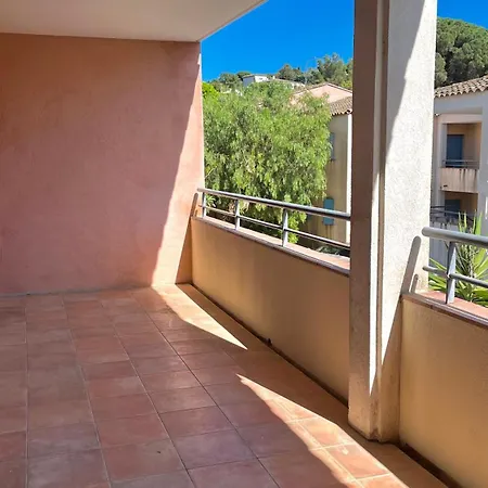Spacieux Avec Terrasse Et Parking Prive Appartement Sainte-Maxime
