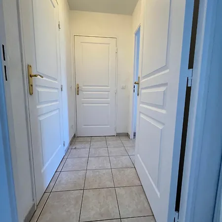 Appartement Spacieux Avec Terrasse Et Parking Prive Sainte-Maxime