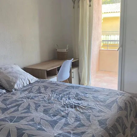 Appartement Spacieux Avec Terrasse Et Parking Prive Sainte-Maxime