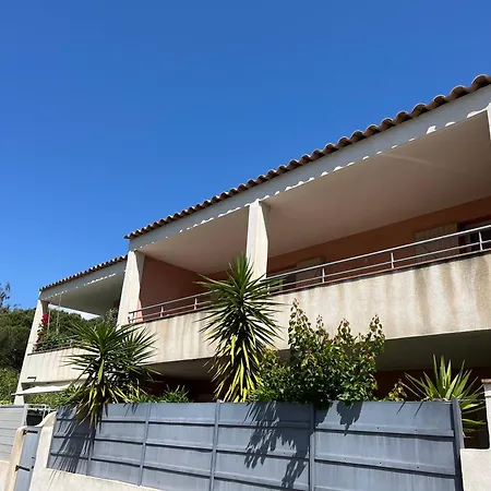 Spacieux Avec Terrasse Et Parking Prive *