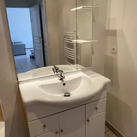 Spacieux Avec Terrasse Et Parking Prive Appartement Sainte-Maxime